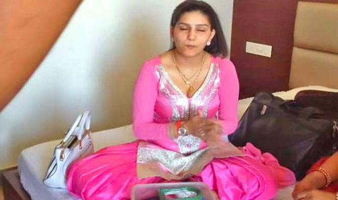 haryana singer and dancer Sapna Choudhary pics viral police raid क्या