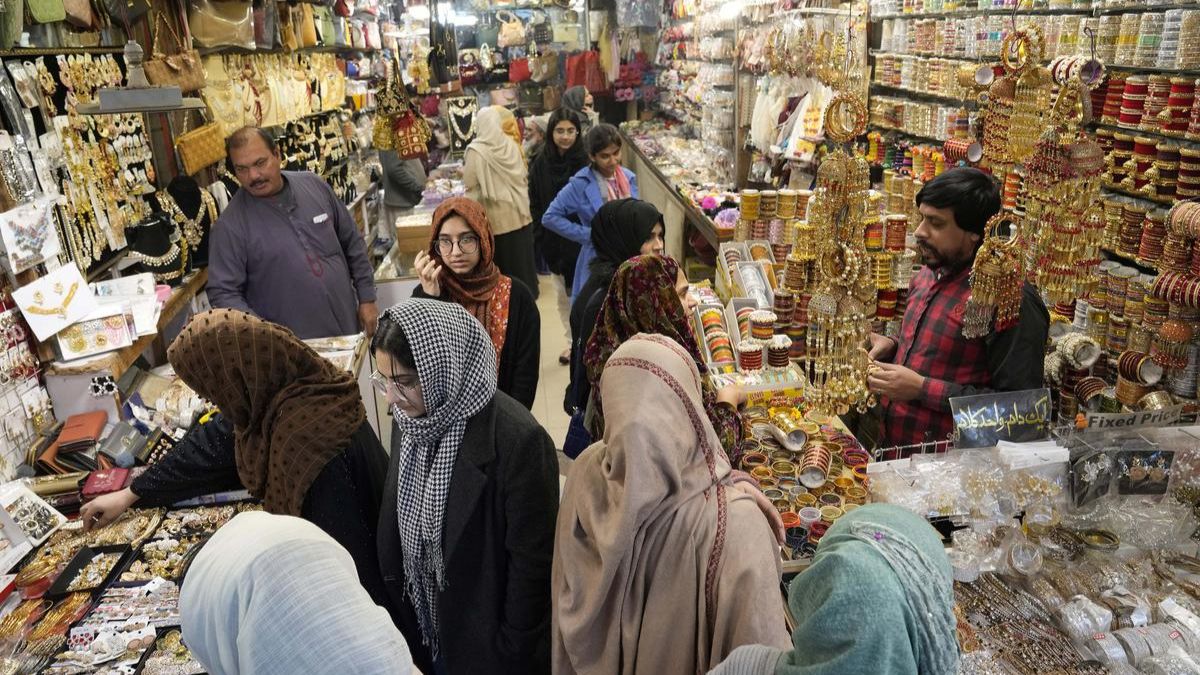 World Bank ने पाकिस्तान के लिए 70 करोड़ डॉलर के कर्ज को दी मंजूरी, जानें कहां इस्तेमाल होंगे पैसे