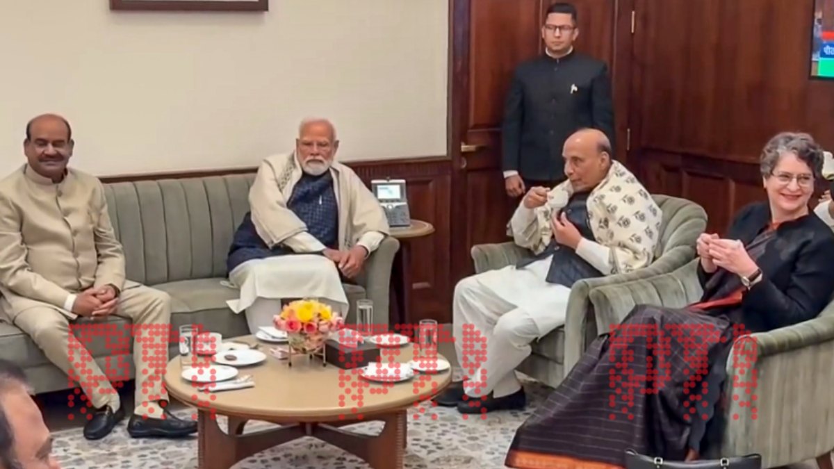 Video: हंसकर बात करते नजर आए PM मोदी और प्रियंका गांधी, जानें कहां हुई यह मुलाकात