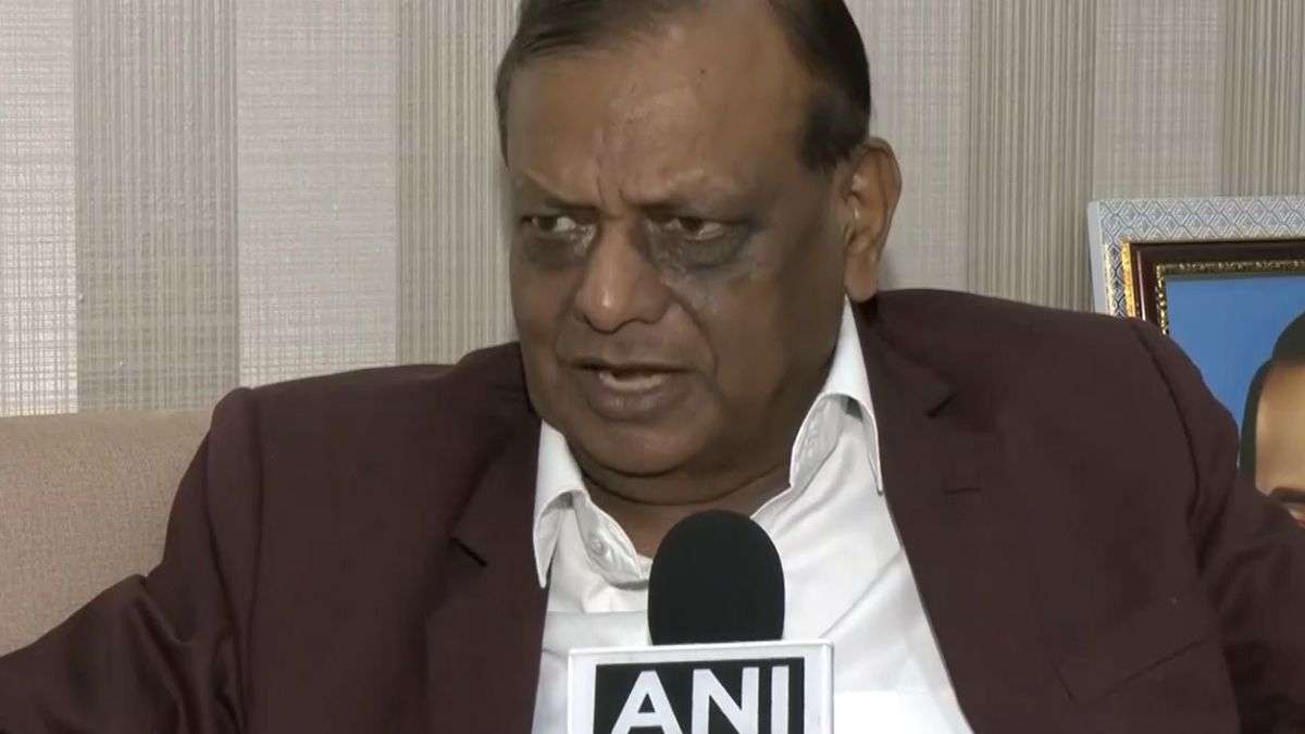 'शवों के दाह संस्कार और होलिका दहन से निकलती है CO2', सपा सांसद ने दिया विवादास्पद बयान