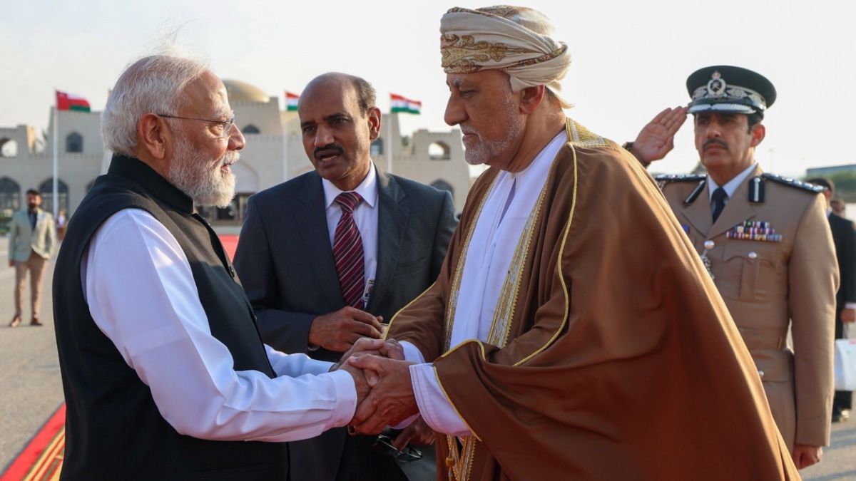 प्रधानमंत्री मोदी ओमान से स्वदेश रवाना, डिप्टी पीएम सैयद शिहाब ने हाथ जोड़कर नमस्ते बोल एयरपोर्ट तक किया विदा