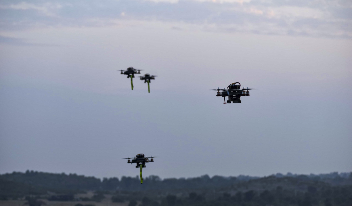 जम्मू कश्मीर में LOC के पास दिखे पाकिस्तानी ड्रोन, इंडियन आर्मी की जवाबी कार्रवाई के बाद वापस लौटे