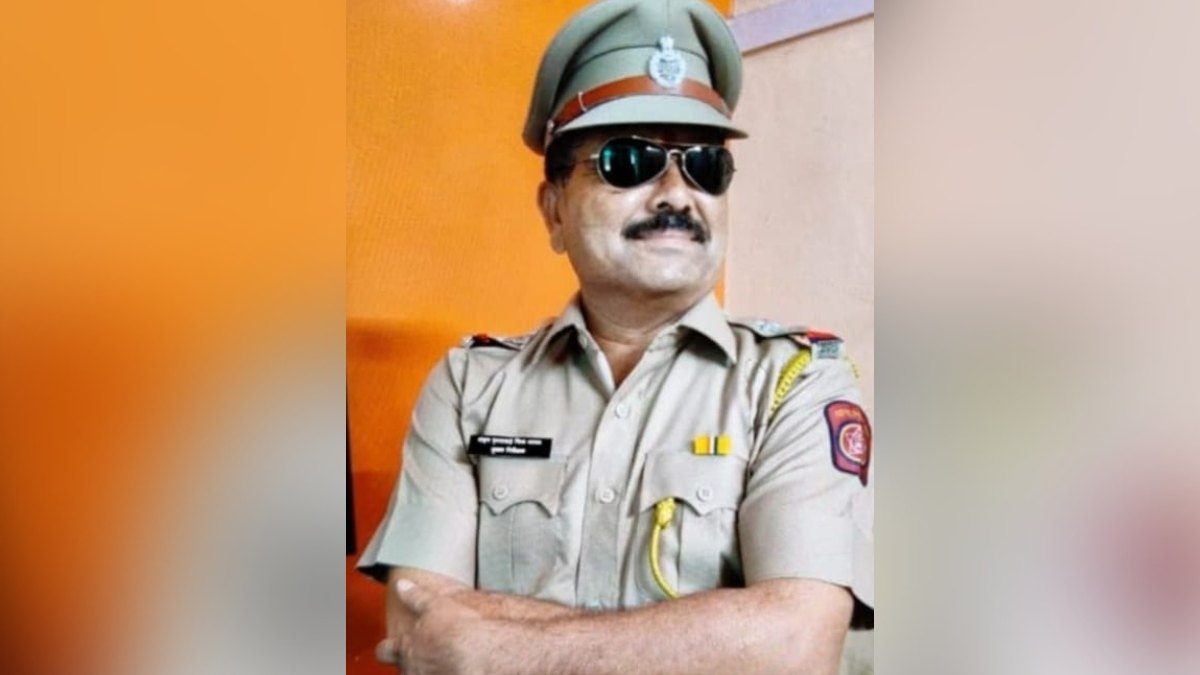 गणतंत्र दिवस समारोह के दौरान पुलिसकर्मी को अचानक आया हार्ट अटैक, हो गई मौत, देखें Video