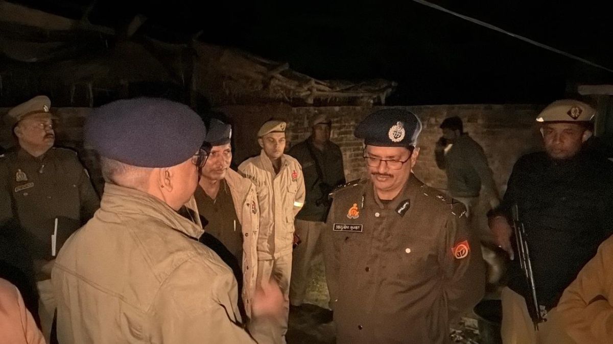 शराबी पति ने पत्नी और बेटे का गला काटा, फिर डेड बॉडी के पास बैठकर लगा रोने; भीड़ जुटी तो हुआ फरार