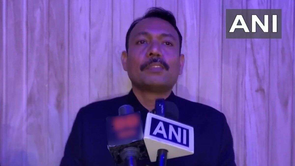 यूपी सरकार ने अलंकार अग्निहोत्री का इस्तीफा मंजूर नहीं किया, विभागीय अनुशासनिक कार्रवाई का आदेश दिया गया