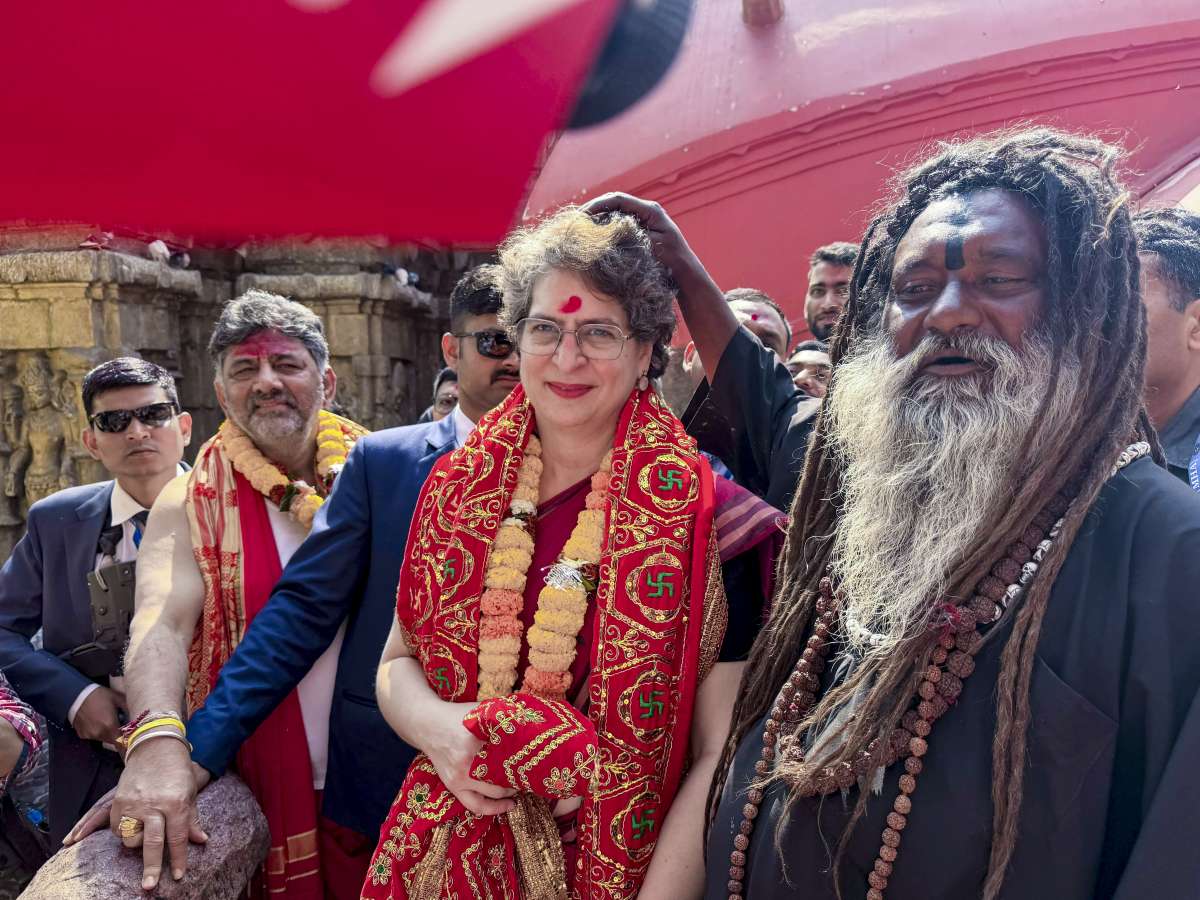 गुवाहाटी: मुख्यमंत्री हिमंत बिस्वा सरमा के बयान का प्रियंका गांधी ने दिया तीखा जवाब, बोलीं-ऐसी राजनीति कौन करता है