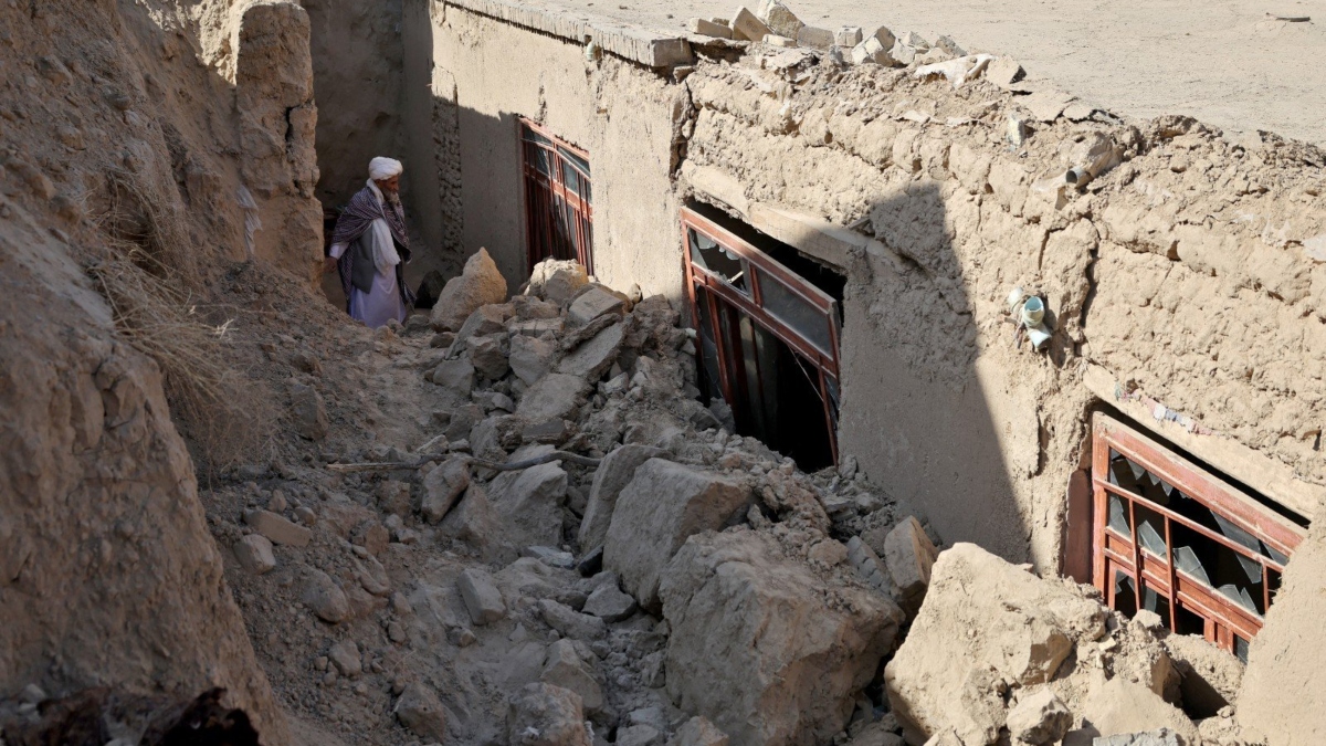 अफगानिस्तान पर पाकिस्तान की एयरस्ट्राइक, रिहायशी इलाके में गिराए बम, 17 की मौत, मदरसे के साथ घर भी हुए तबाह