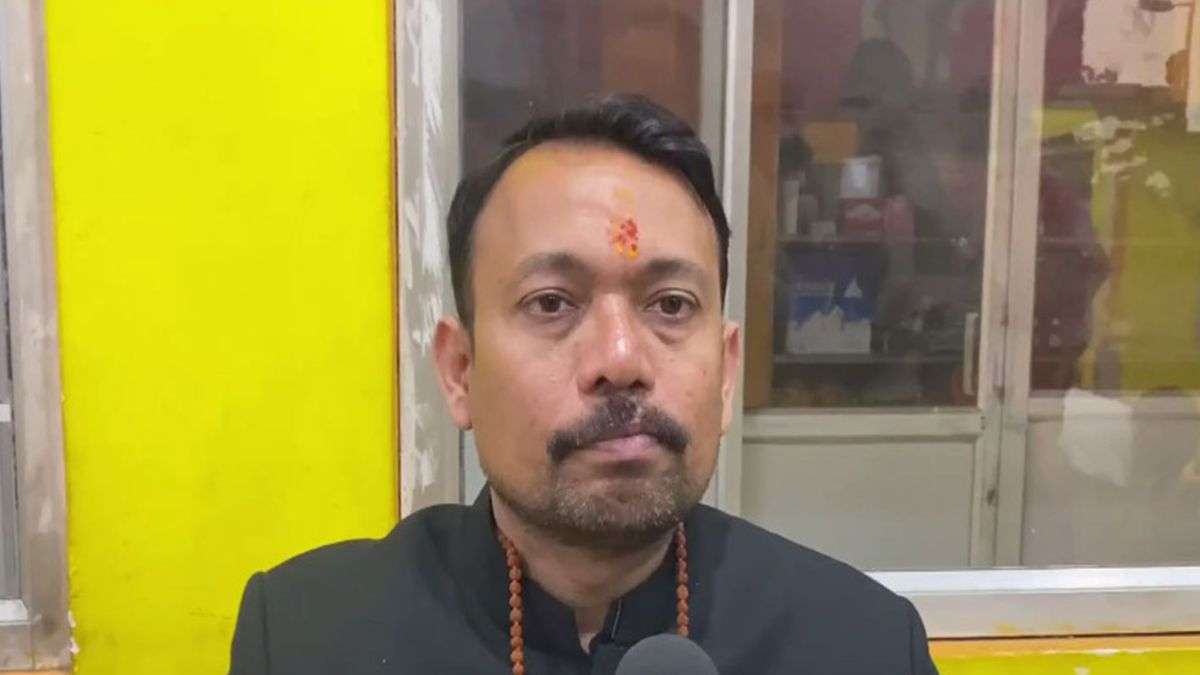 पूर्व सिटी मजिस्ट्रेट अलंकार अग्निहोत्री आज नई राजनीतिक पार्टी के नाम की घोषणा करेंगे, पद से दे चुके हैं इस्तीफा