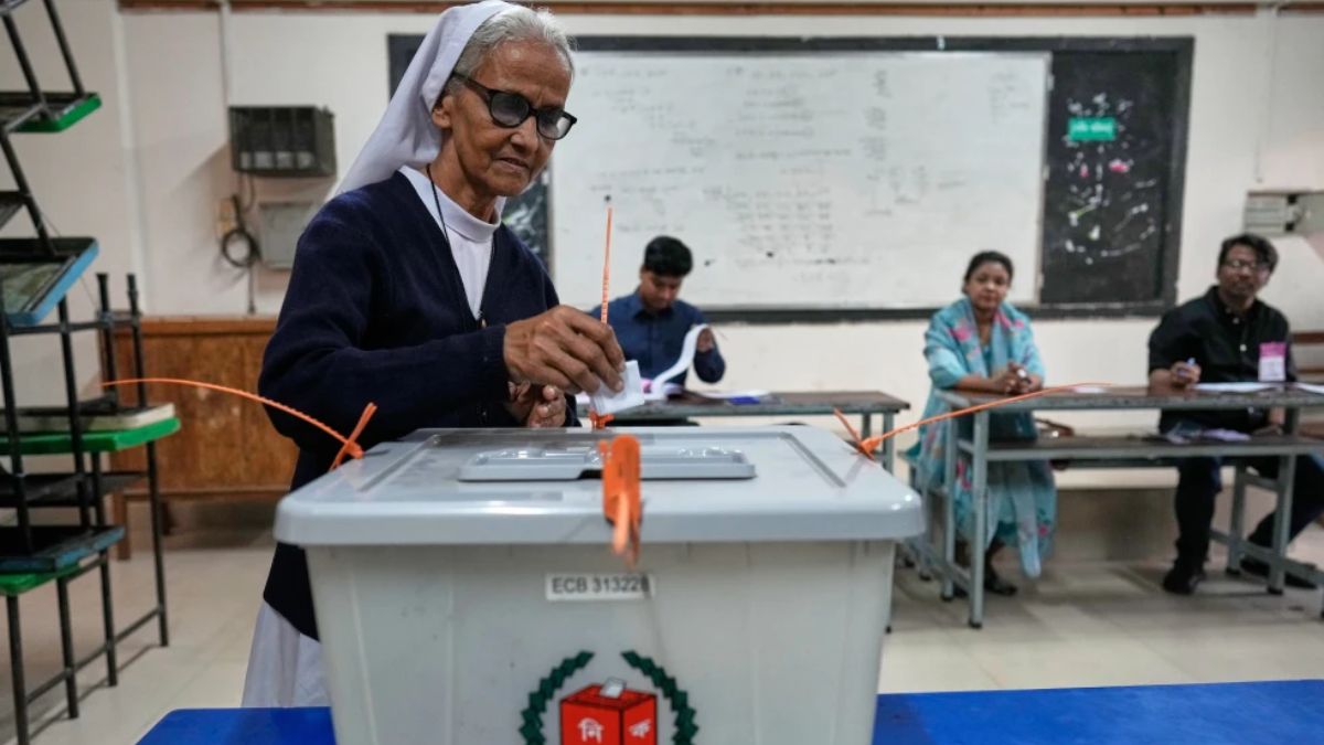 Bangladesh Election 2026 Live: बांग्लादेश में दोपहर 12 बजे तक 32.88 फीसदी वोटिंग, चुनाव आयोग ने दी जानकारी