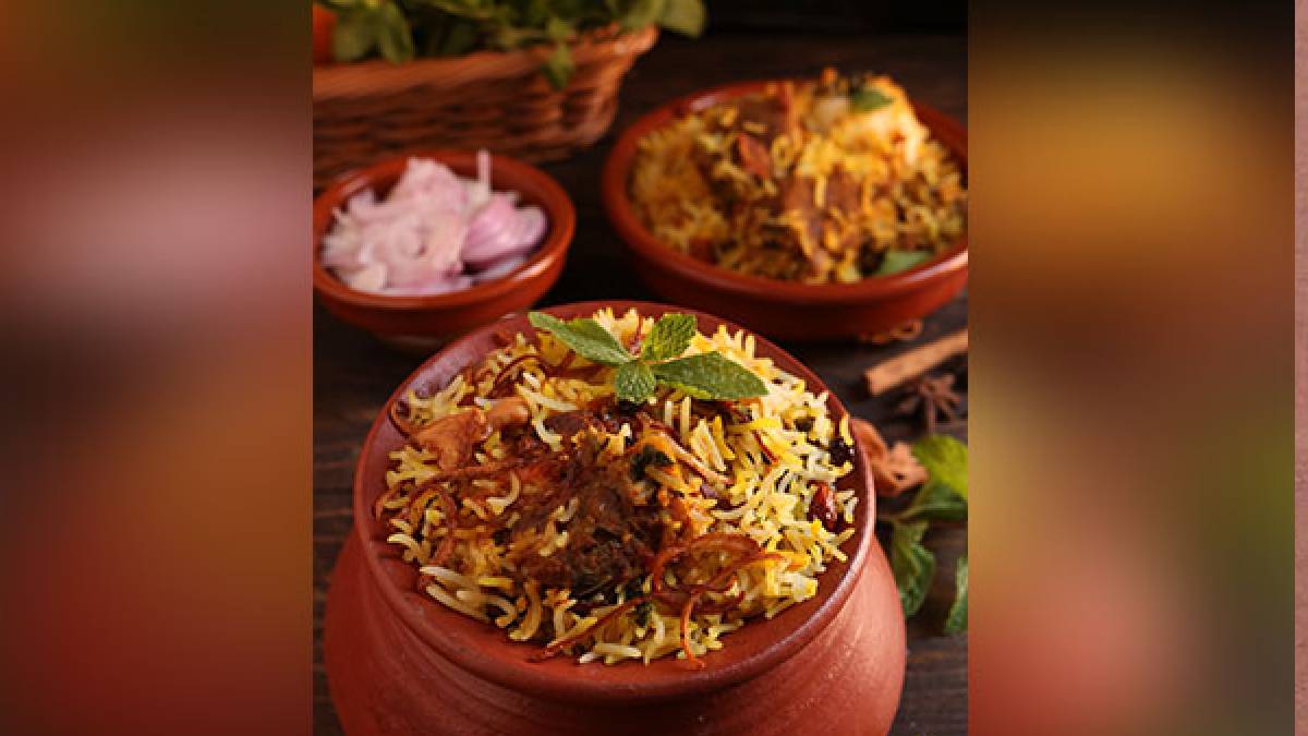 हैदराबाद के कई पॉपुलर बिरयानी आउटलेट इनकम टैक्स के रडार पर, जांच में 70 हजार करोड़ टैक्स चोरी का खुलासा