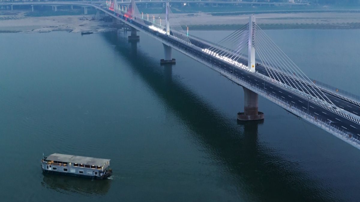 नीचे से जहाज तो ऊपर से रफ्तार भरेंगी गाड़ियां, पीएम मोदी आज करेंगे कुमार भास्कर वर्मा सेतु का उद्घाटन