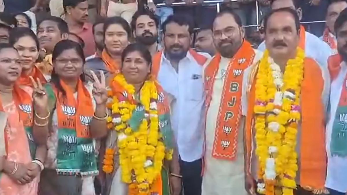 उद्धव की शिवसेना ने कांग्रेस को दिया बड़ा झटका, चंद्रपुर में BJP की संगीता खांडेकर को बनवा दिया मेयर