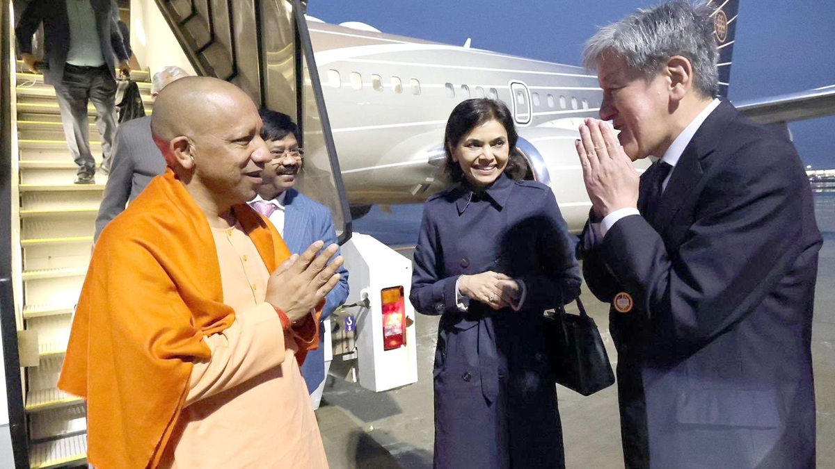 जापान दौरे पर पहुंचे सीएम योगी आदित्यनाथ, टोक्यो में हुआ भव्य स्वागत, औद्योगिक सहयोग मजबूत होगा