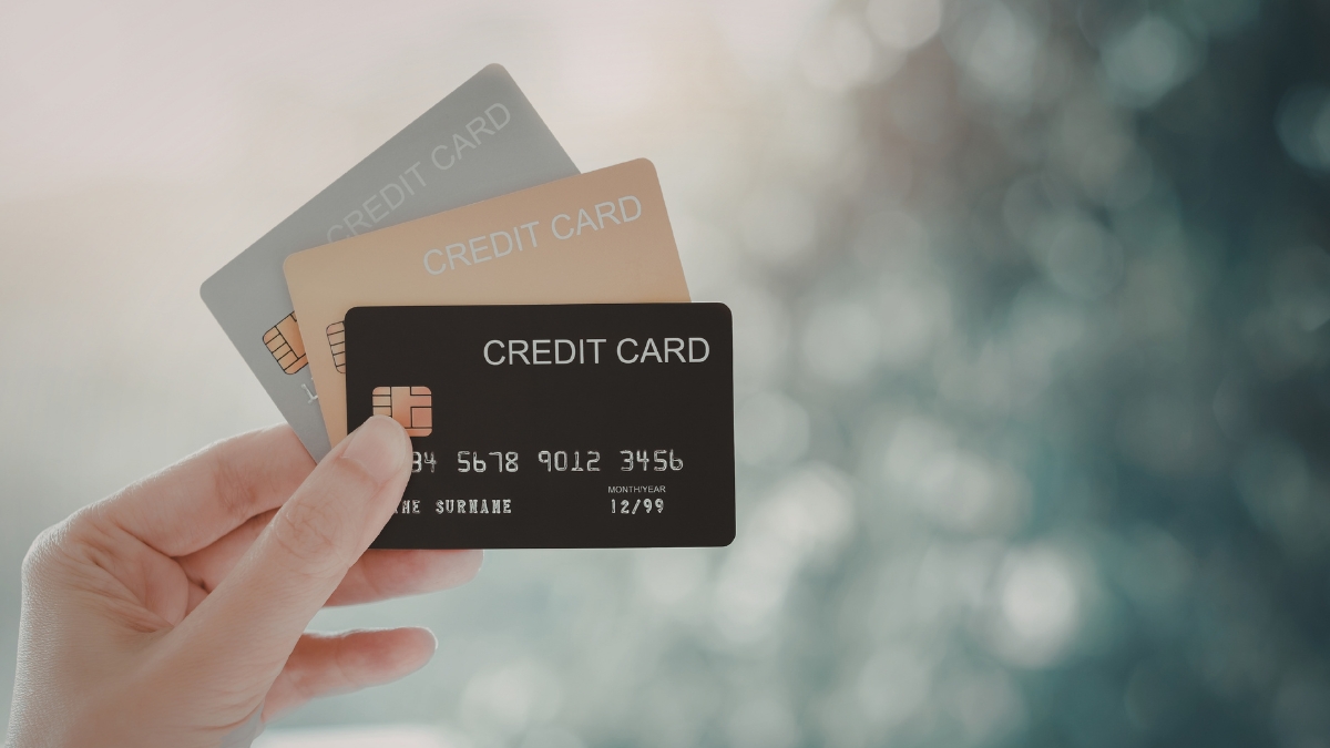 1 अप्रैल से क्रेडिट कार्ड के नियमों पर लागू होंगे 5 अहम बदलाव, जानिए कैसे बदलेंगे आपके खर्च के तरीके