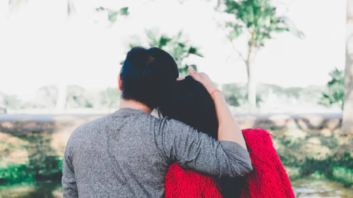 इंस्टाग्राम पर रईसी झाड़ने वाला प्रेमी 'दिहाड़ी मजदूर' निकला; पति और 3 बच्चों को छोड़कर गई महिला को मिला धोखा