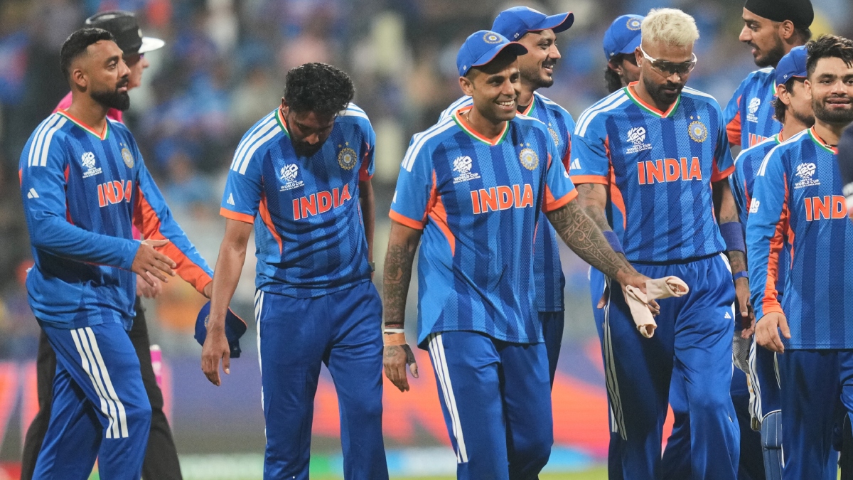 IND vs PAK: टीम इंडिया ने प्लेइंग 11 में किया बड़ा बदलाव, अभिषेक के साथ इस मैच विनर गेंदबाज को मिला मौका