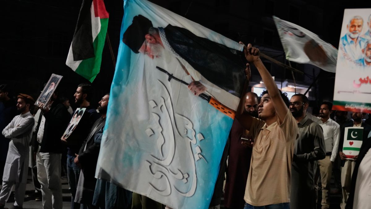 LIVE: इजरायल ने ईरान पर फिर शुरू किए हमले, मिसाइल लॉन्चरों और एयर डिफेंस को बना रहा निशाना