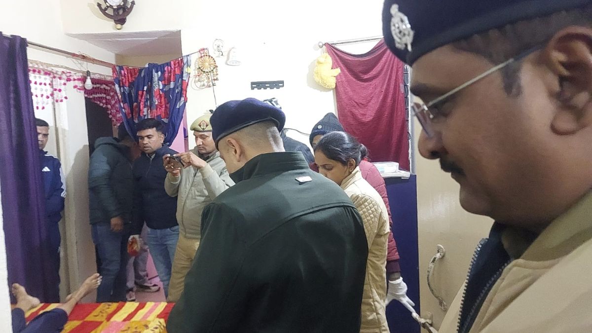 https://resize.khabarindiatv.com/resize/1200_-/2026/02/kanpur-1770100442.jpg
