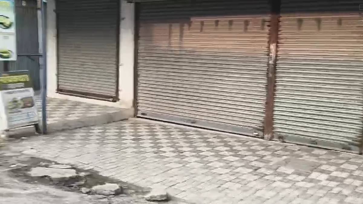 पुणे के इंदापुर में युवती के अपहरण के विरोध में भिगवण बंद, पुणे–सोलापुर राष्ट्रीय राजमार्ग पर आगजनी