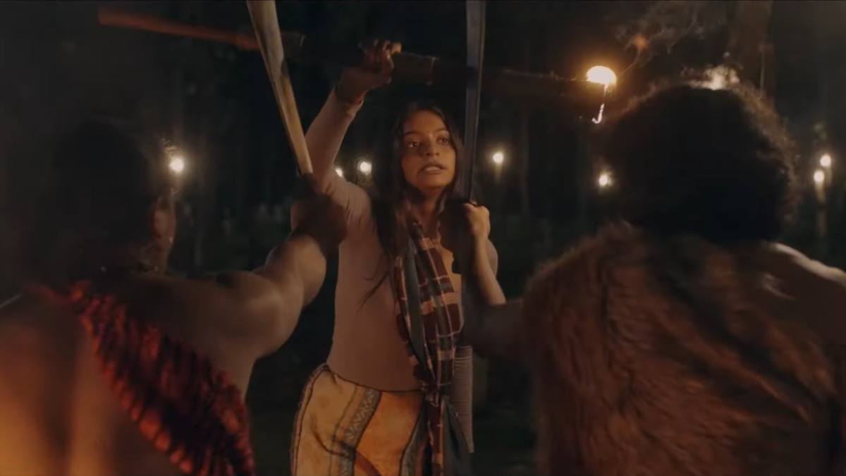 The Diary of Manipur Teaser: मोनालिसा ने दिखाया बंजारन लुक, मशाल लेकर किया एक्शन