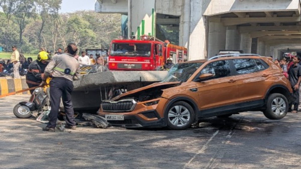 महाराष्ट्र: मुंबई के मुलुंड में निर्माणाधीन मेट्रो पिलर का हिस्सा गिरा, कई लोगों के घायल होने की खबर