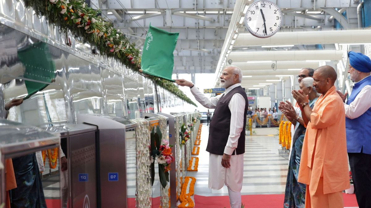 दिल्ली से मेरठ सिर्फ 55 मिनट में, नमो भारत ट्रेन ने कर दिखाया संभव, स्मार्ट और मॉडर्न लुक यहां देखें