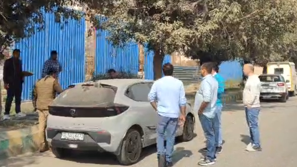 वैलेंटाइन डे पर लड़के ने लड़की को मारी गोली, फिर खुद को भी उड़ाया, दोनों की कार के अंदर मिली लाश-VIDEO