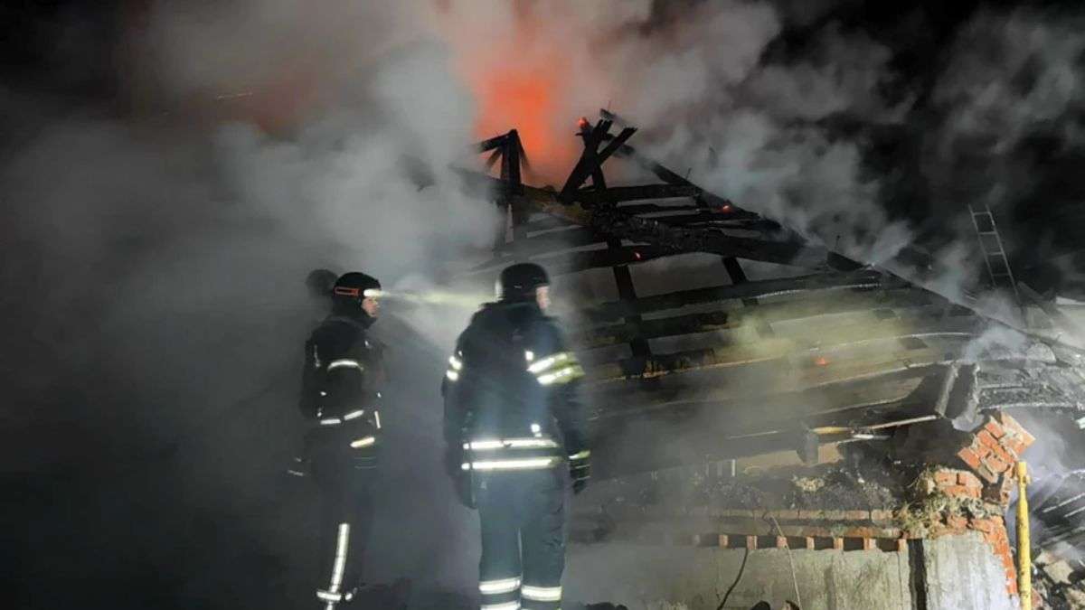 3 मासूम बच्चों के साथ मारा गया पिता, गर्भवती मां घायल; यूक्रेन में रूसी ड्रोन ने मचाया आतंक