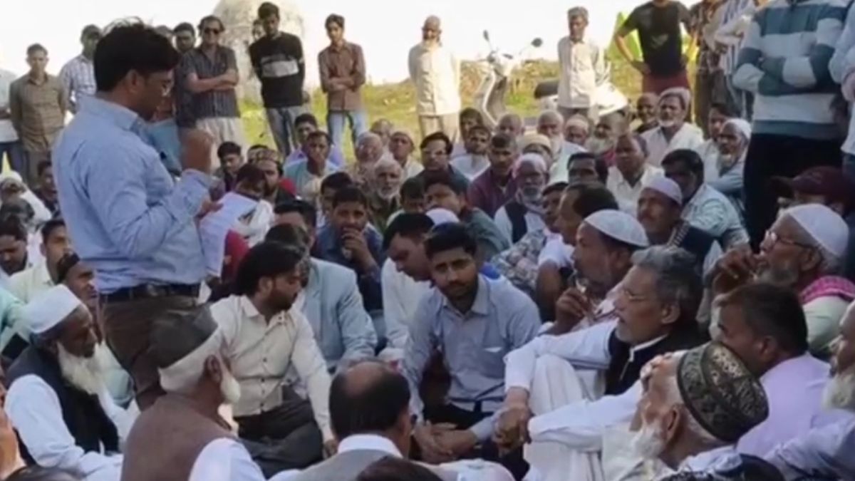 संभल में शादियों को लेकर पंचायत ने जारी किए 6 फरमान, बारात आने में देरी हुई तो दूल्हा पक्ष पर 5 हजार जुर्माना लगेगा