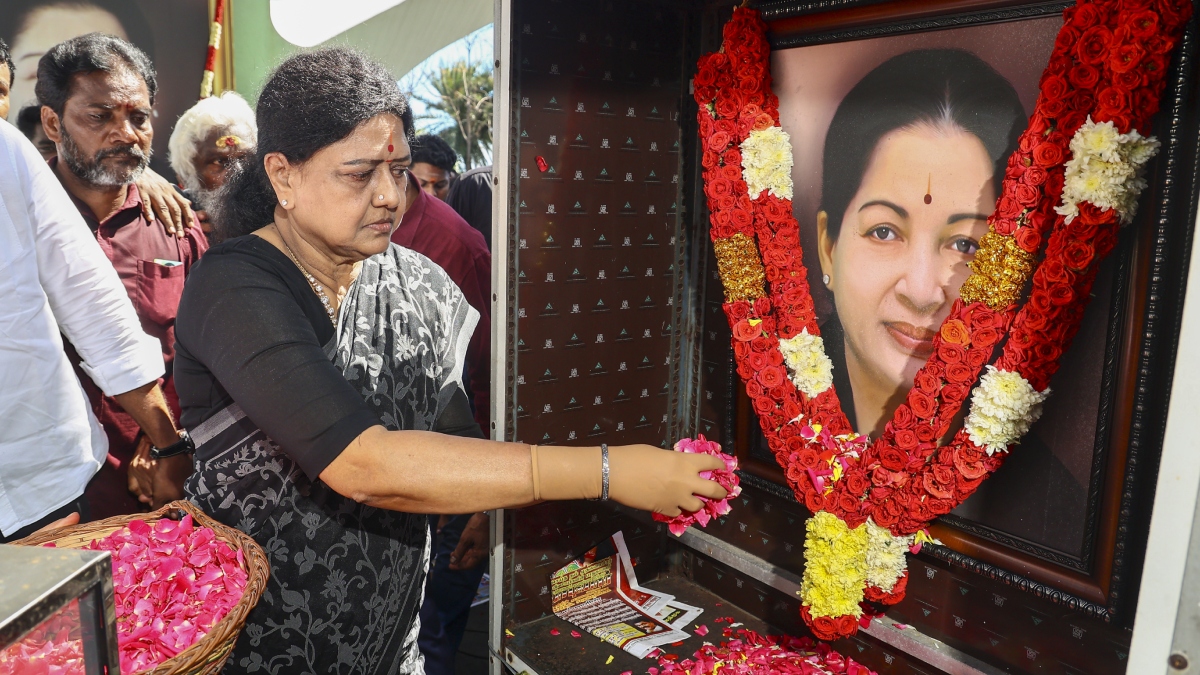 जयललिता की करीबी रहीं शशिकला बनाएंगी नई सियासी पार्टी? अम्मा की जयंती पर बोलीं- अच्छी खबर आएगी