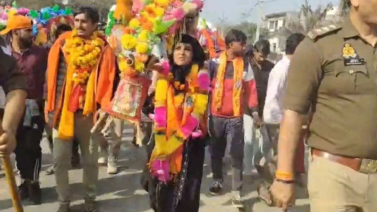 संभल: बुर्के में कावड़ और शिवरात्रि पर जलाभिषेक करने वाली तमन्ना मलिक को धमकी देने वालों के खिलाफ FIR