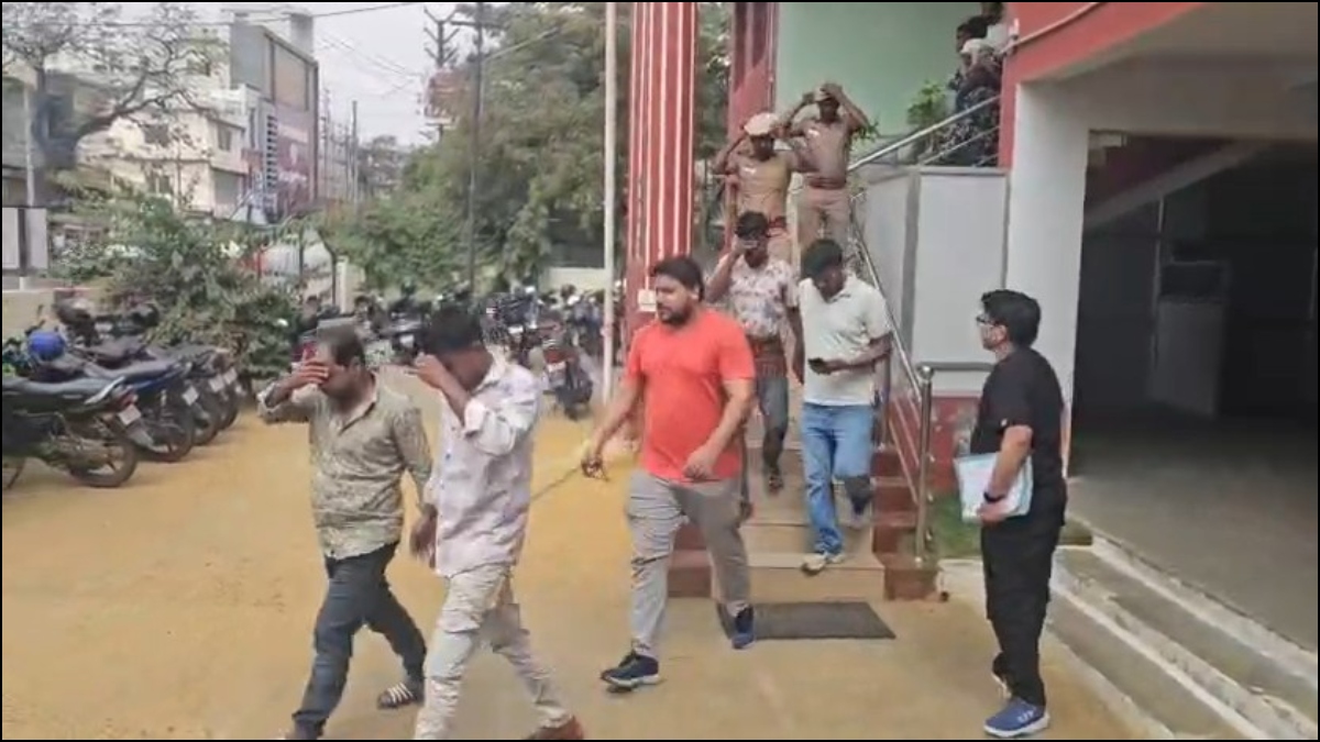 VIDEO: देश दहलाने की साजिश नाकाम... तमिलनाडु-बंगाल से गिरफ्तार कर लाए गए 8 आतंकी; बांग्लादेशी नागरिक भी शामिल