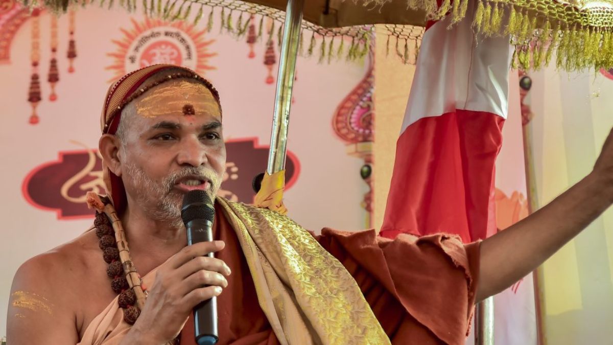 स्वामी अविमुक्तेश्वरानंद की बढ़ी मुश्किलें, यौन शोषण मामले में कोर्ट ने दिया FIR दर्ज करने का आदेश