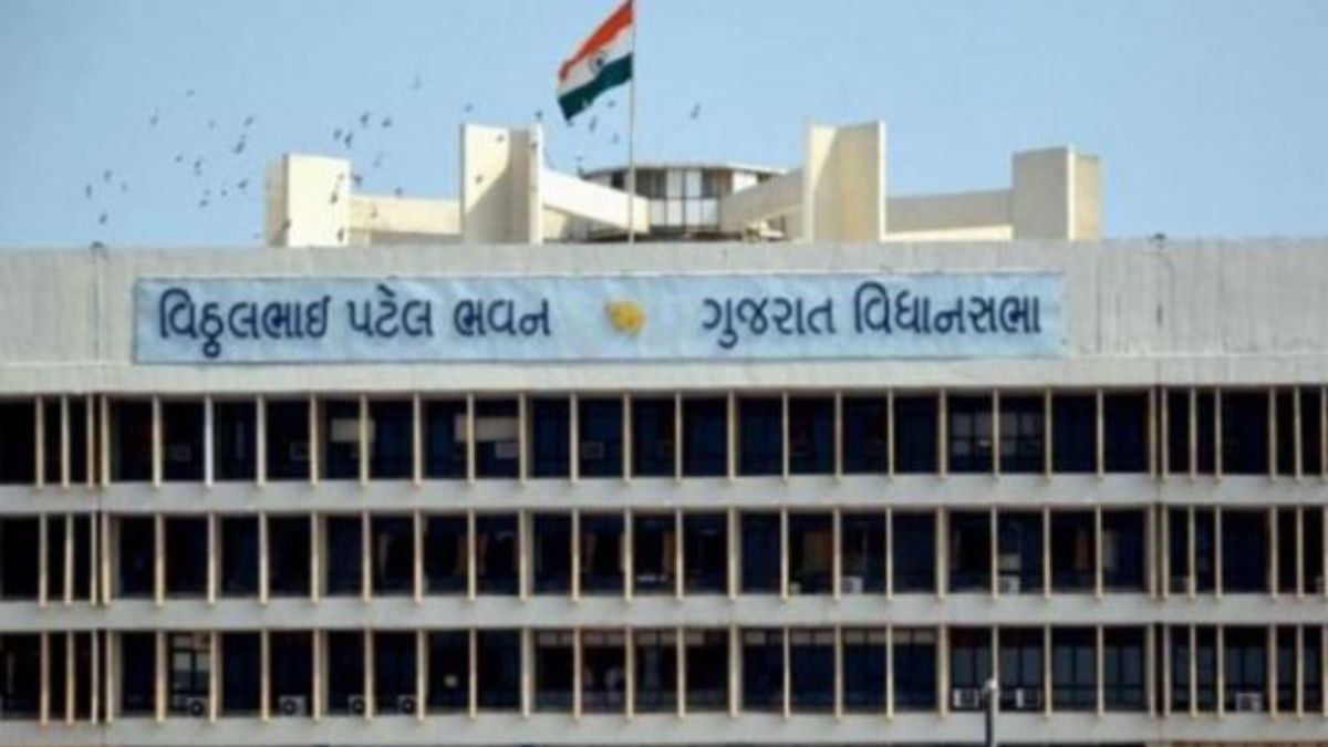 '10 घंटे काम और महिलाओं के लिए नाइट शिफ्ट', गुजरात विधानसभा में पारित हुआ विधेयक