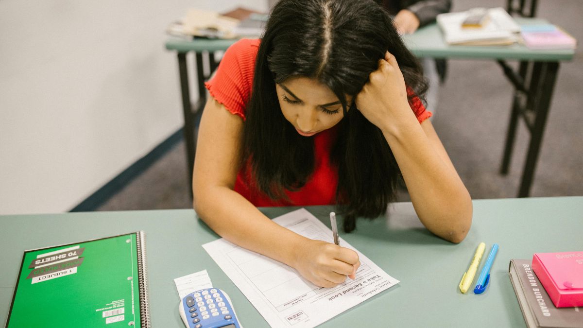 12 पुलिस वाले, 1 मजिस्ट्रेट और 18 निगरानी दल, सिर्फ एक छात्र के लिए एग्जाम सेंटर पर तैनात हुआ पूरा सिस्टम