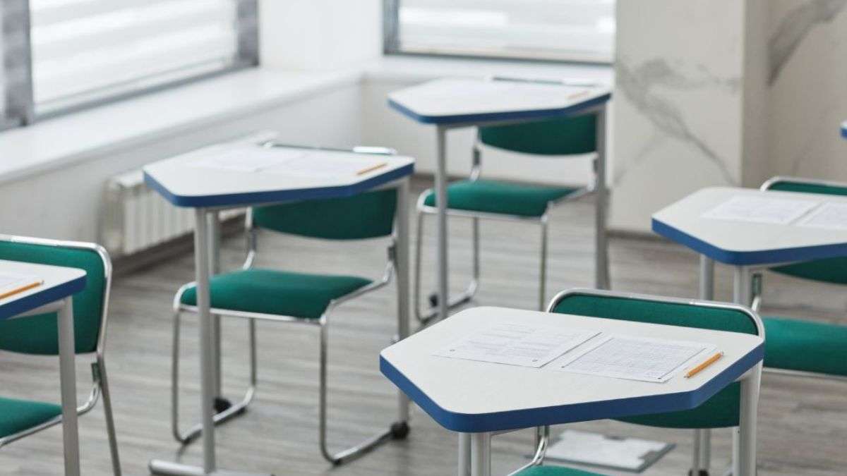 UP Board Exams: 10वीं की आज की परीक्षा खत्म, कितना आसान और कितना कठिन रहा पेपर? जान लें