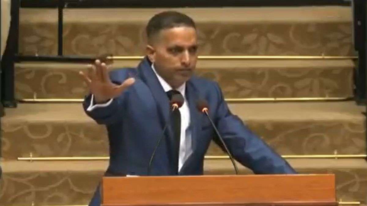 VIDEO: 'मैं अभी इसी वक्त उनको चुनौती देता हूं', विदेश की संसद में गूंजी हिंदी, मंत्री ने दिया मुंहतोड़ जवाब!