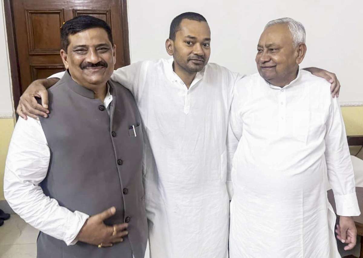 बिहार में राज्यसभा की जंग तेज, चुनाव से पहले JDU के कार्यकारी अध्यक्ष संजय झा का बड़ा दावा, जानें क्या कहा?