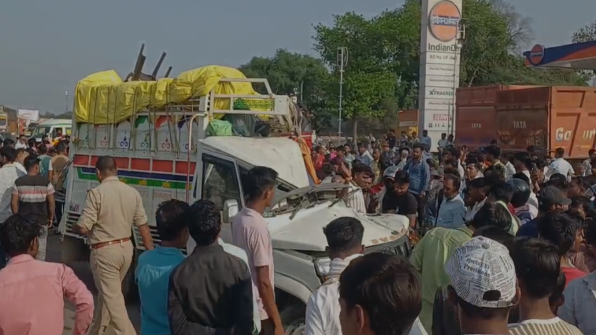 यूपी: कौशांबी में भीषण सड़क हादसा, तीन बच्चों समेत कई लोगों की मौत, पहुंची पुलिस, मचा हड़कंप