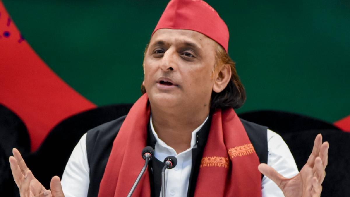 यूपी के बाक़ी हवाई अड्डों का क्या हाल है 'घास हटवाकर' ये भी तो देख लिया जाए, नोएडा एयरपोर्ट पर अखिलेश यादव का बयान