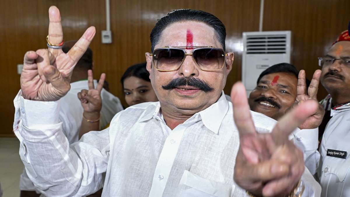 जेल से बाहर आए अनंत सिंह, समर्थकों ने किया ग्रैंड वेलकम; कल मोकामा में करेंगे रोड शो