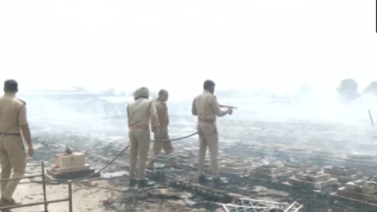 अयोध्या में यज्ञ स्थल पर लगी भीषण आग, पंडाल जलकर खाक, सामने आया वीडियो