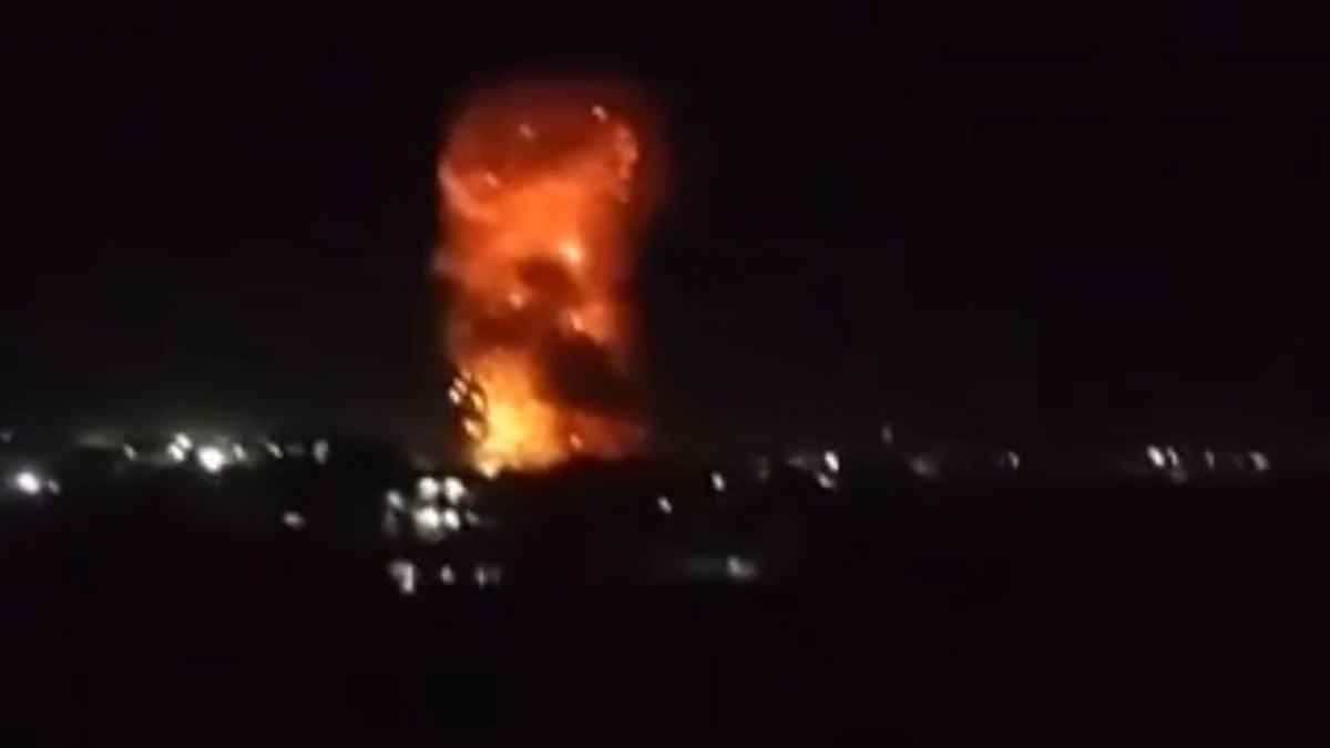 पाकिस्तान ने अफगानिस्तान पर किया बड़ा हमला, एयरस्ट्राइक के बाद काबुल में दूर तक देखा गया आग का गोला