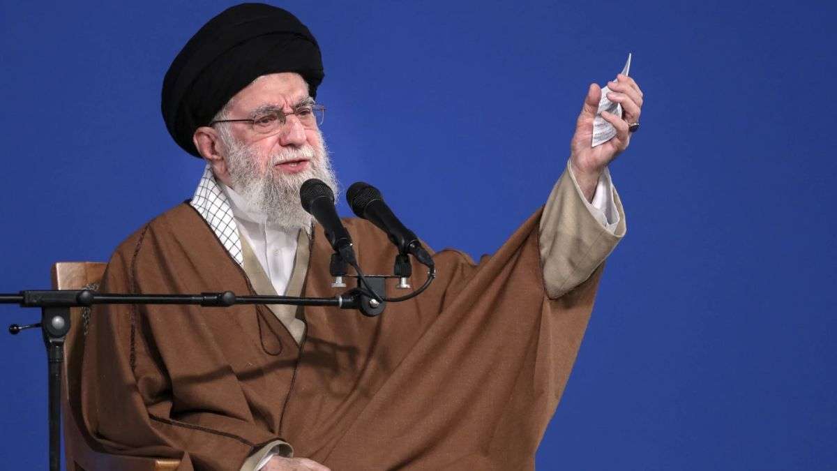 खामेनेई की मौत पर MEA का पहला रिएक्शन, "पहले ही दिन किया था ईरानी दूतावास में शोक पुस्तिका पर हस्ताक्षर"