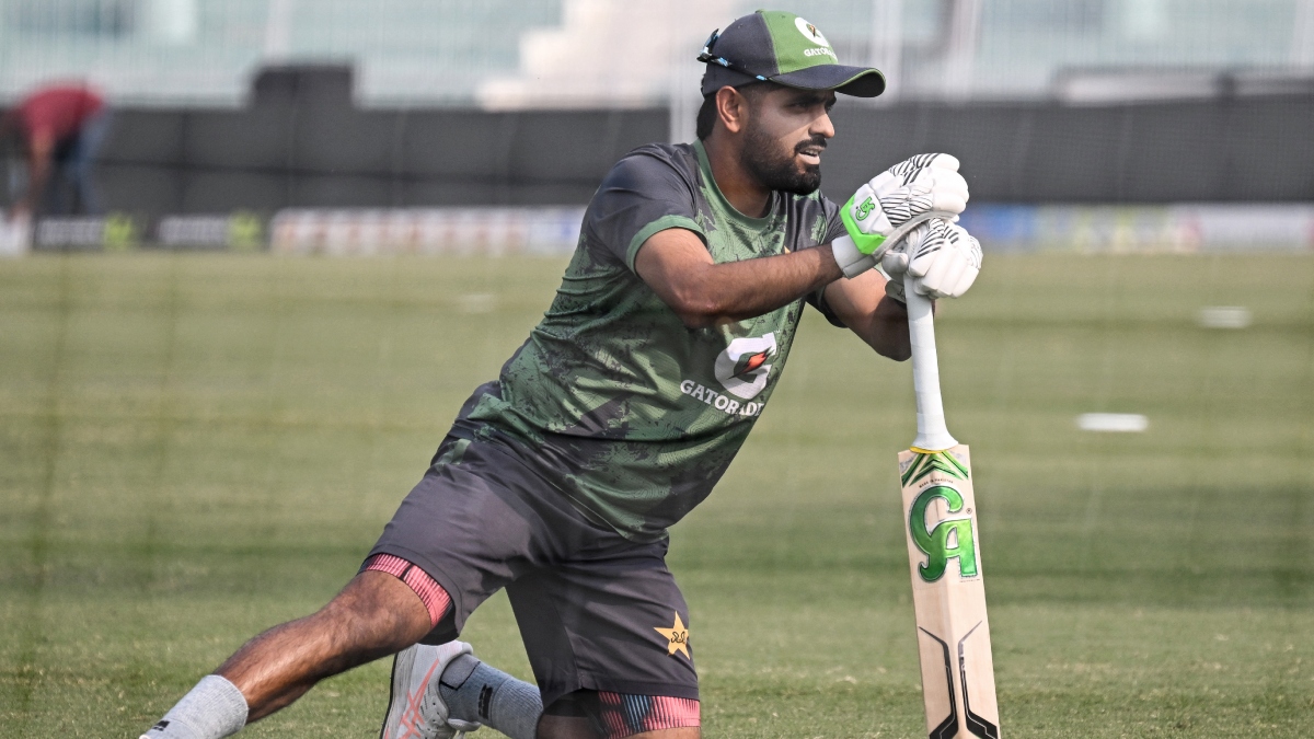 बाबर आजम विश्व कप खेलने के लिए नहीं थे फिट, फिर कैसे मिला मौका? सामने आई रिपोर्ट से पाकिस्तानी क्रिकेट में मचा बवाल