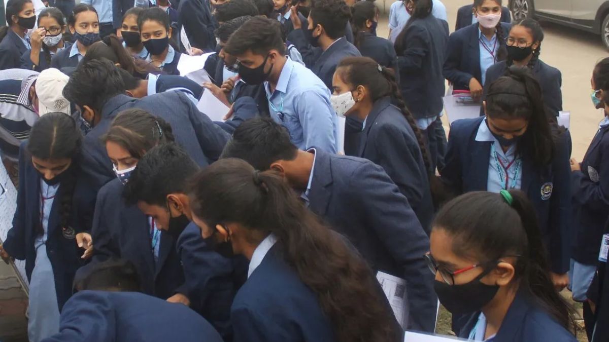 बिहार बोर्ड 12वीं कक्षा के परिणाम में लड़कियों का बेहतर प्रदर्शन, टॉपर लिस्ट में भी लड़कों से ज्यादा लड़कियां