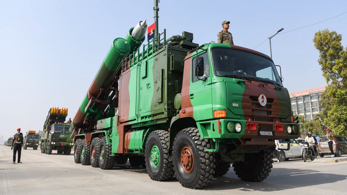 कई बड़े रक्षा सौदों को मंजूरी देने की तैयारी में भारत, S-400 और अनमैन्ड कॉम्बैट जेट्स पर खास नजर