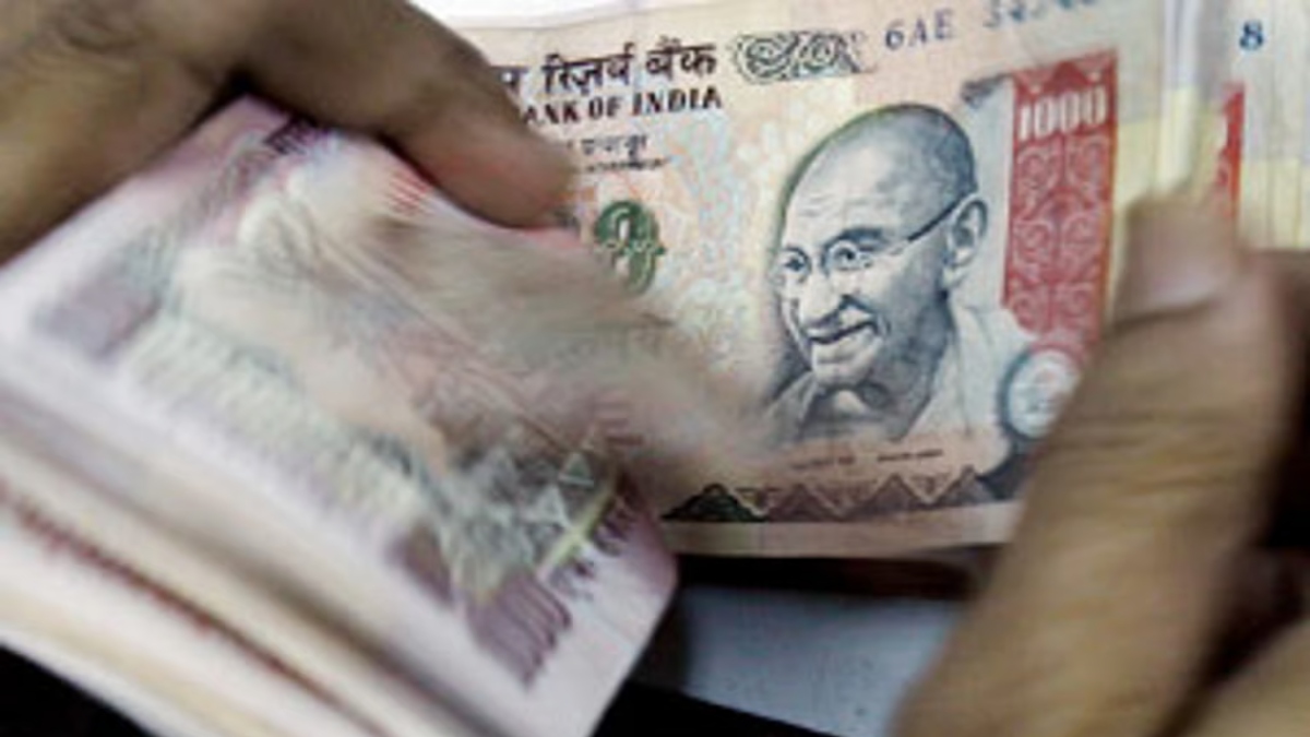 2500 की रिश्वत लेते रंगे हाथ पकड़ा गया सरकारी अधिकारी, 5 लाख के लोन के लिए मांगी थी रकम-VIDEO