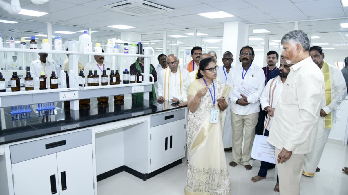 तिरुपति बालाजी मंदिर में बनी आधुनिक लैब, अब घी की जांच के बाद ही बनेगा प्रसाद