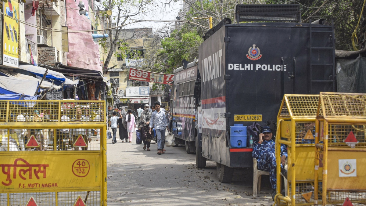 दिल्ली में पुलिसकर्मियों की छुट्टियां कैंसिल, गैस एजेंसियों के पास तैनात होंगे, कालाबाजारी रोकने की जिम्मेदारी